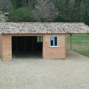 Plaque sous tuille et tuille en châpeau