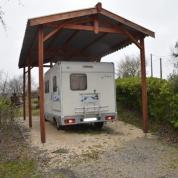 Abri avec son camping car près de montauban ( 82 ) - Deux pentes et Plaques sous tuile.
